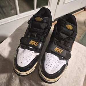 Nike Jordan Legacy 312 Low GS Black Metalic Gold Patent Leather - Sz 7Y